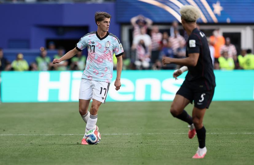 Belgium's Charles De Ketelaere and US' Antonee Robinson fight for the ball during a soccer game between the USA and Belgian national team Red Devils, on Monday 06 July 2026, at the Seattle Field, in Seattle, a 1/8 finals game in the FIFA World Cup 2026. BELGA PHOTO BRUNO FAHY