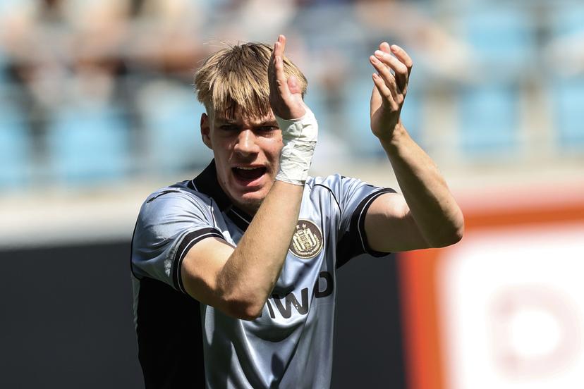 Anderlecht's Nathan De Cat pictured during a soccer match between KAA Gent and RSC Anderlecht, Sunday 10 May 2026 in Gent, on the seventh day of the Champion's Play-offs of the 2025-2026 'Jupiler Pro League' first division of the Belgian championship. BELGA PHOTO BRUNO FAHY