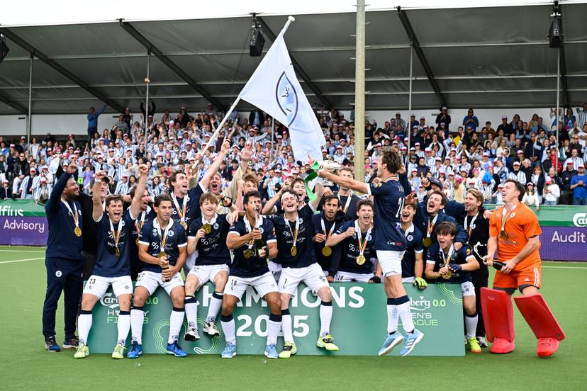 Gantoise's players celebrate after winning the title at a hockey game between Royals Leopold Club and Gantoise, Sunday 25 May 2025 in Antwerp, the second leg game in the finals of the men's 2024-2025 Belgian first division hockey championship. BELGA PHOTO TOM GOYVAERTS