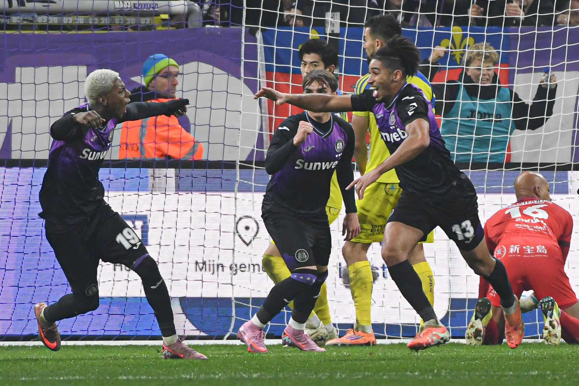 Anderlecht's Nathan Saliba celebrates after scoring during a soccer match between RSC Anderlecht and Sint-Truidense V.V., Saturday 13 December 2025 in Brussels, on day 18 of the 2025-2026 'Jupiler Pro League' first division of the Belgian championship. BELGA PHOTO JILL DELSAUX