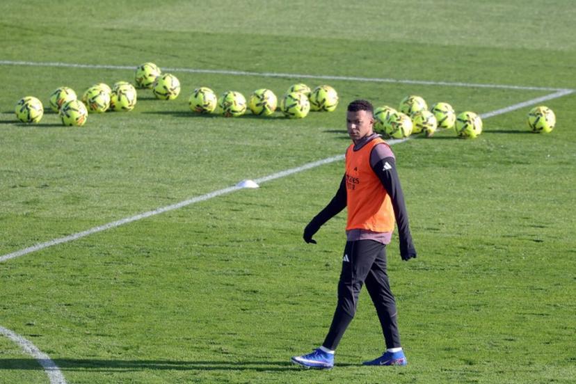 Real Madrid's French forward #10 Kylian Mbappe attends an open door training session at Real Madrid Sports City in Valdebebas, in the outskirts of Madrid, on December 30, 2025.   Pierre-Philippe MARCOU / AFP