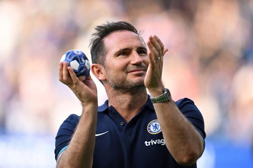 Chelsea's English caretaker manager Frank Lampard applauds at the end of the English Premier League football match between Chelsea and Newcastle United at Stamford Bridge in London on May 28, 2023. Chelsea equalised 1 - 1 against Newcastle United. JUSTIN TALLIS / AFP