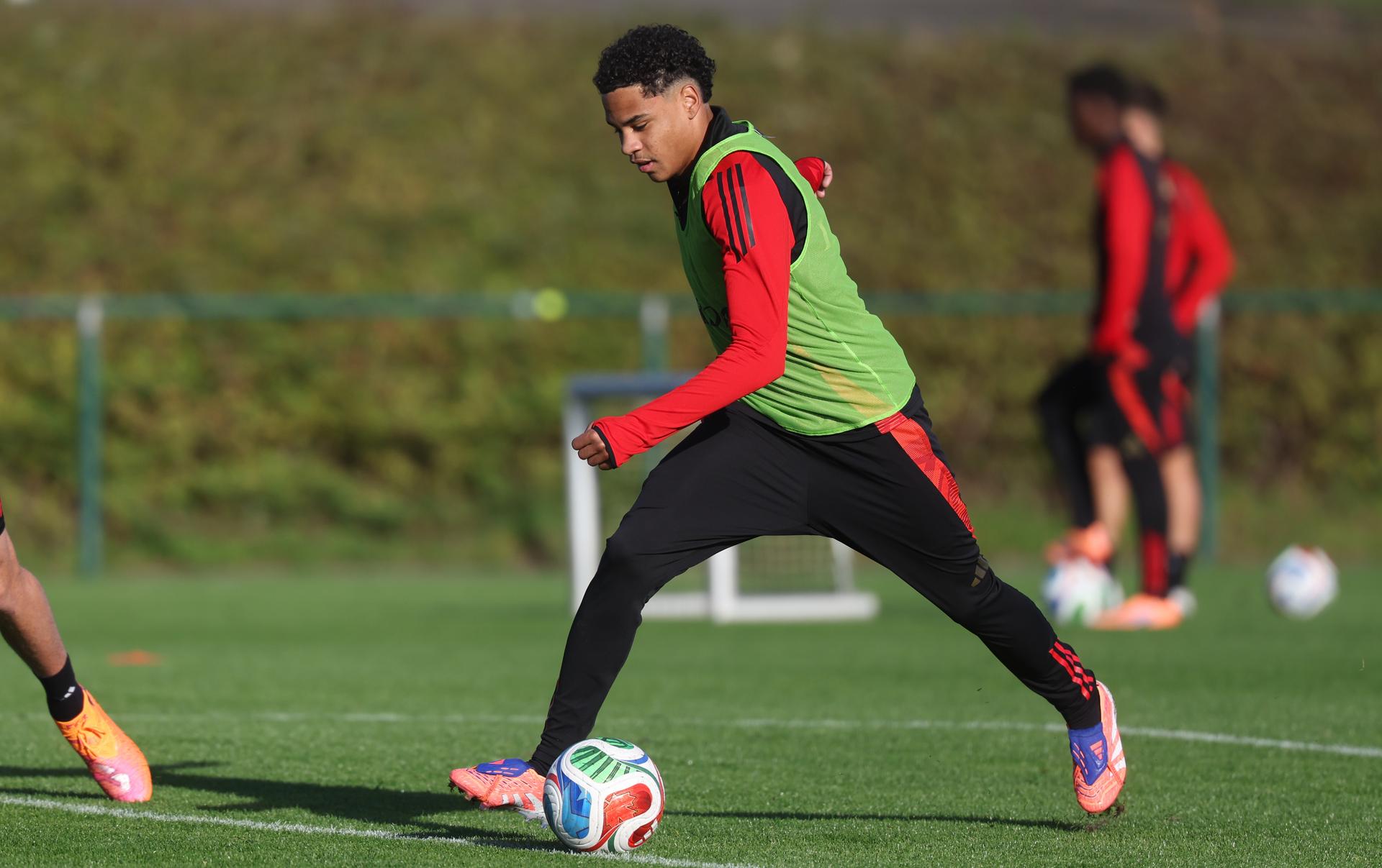 Belgium's Noah Fernandez pictured in action during a training session of the Belgian national under 17 soccer team, at the Proximus Basecamp in Tubize, Thursday 30 October 2025. BELGA PHOTO VIRGINIE LEFOUR