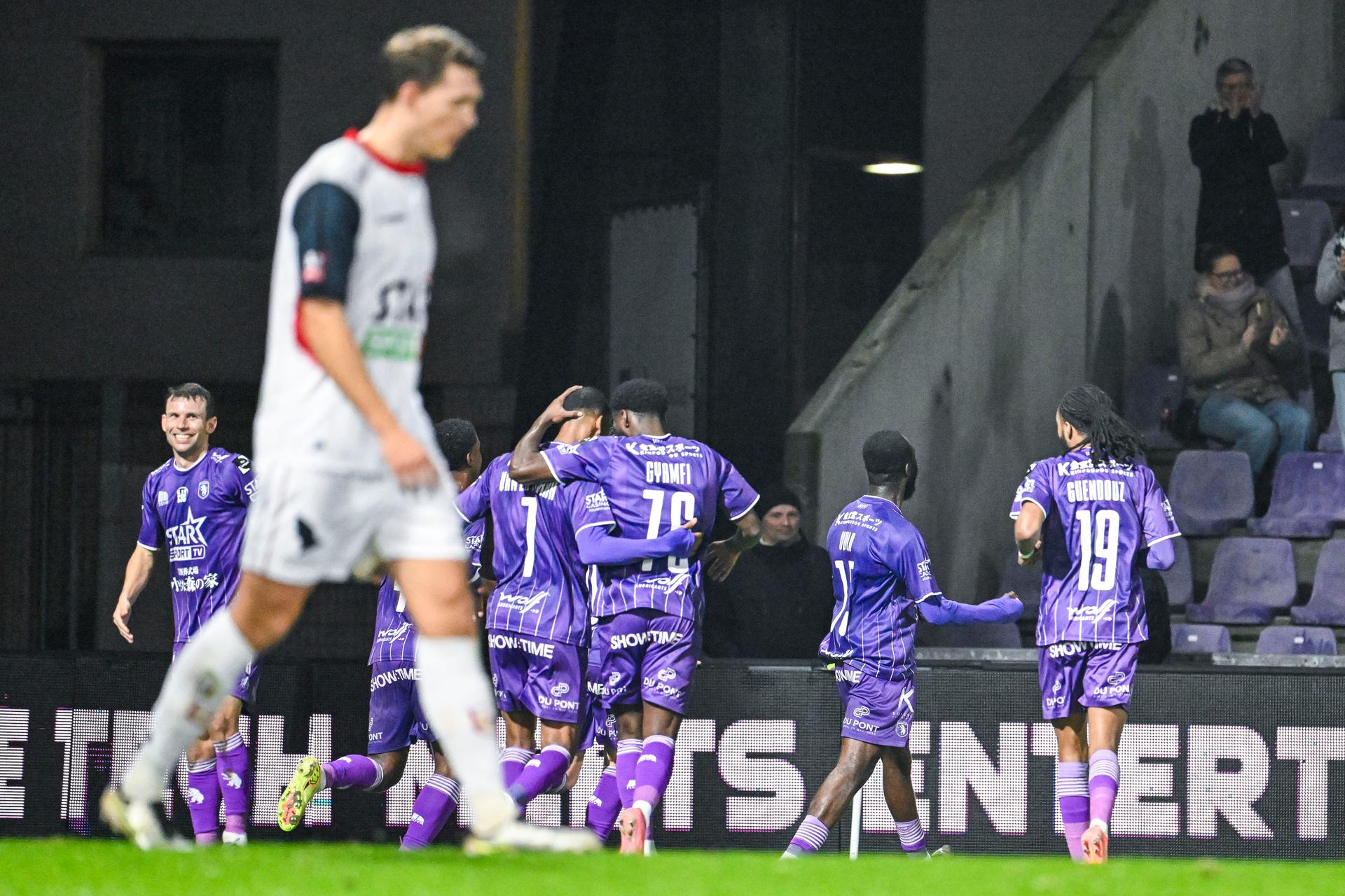 Beerschot's Arnold Vula celebrates after scoring during a soccer game between Beerschot VA and RFC Liege, Friday 28 November 2025 in Antwerp, on day 15 of the 2025-2026 'Challenger Pro League' 1B second division of the Belgian championship. BELGA PHOTO TOM GOYVAERTS