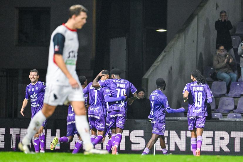Beerschot's Arnold Vula celebrates after scoring during a soccer game between Beerschot VA and RFC Liege, Friday 28 November 2025 in Antwerp, on day 15 of the 2025-2026 'Challenger Pro League' 1B second division of the Belgian championship. BELGA PHOTO TOM GOYVAERTS