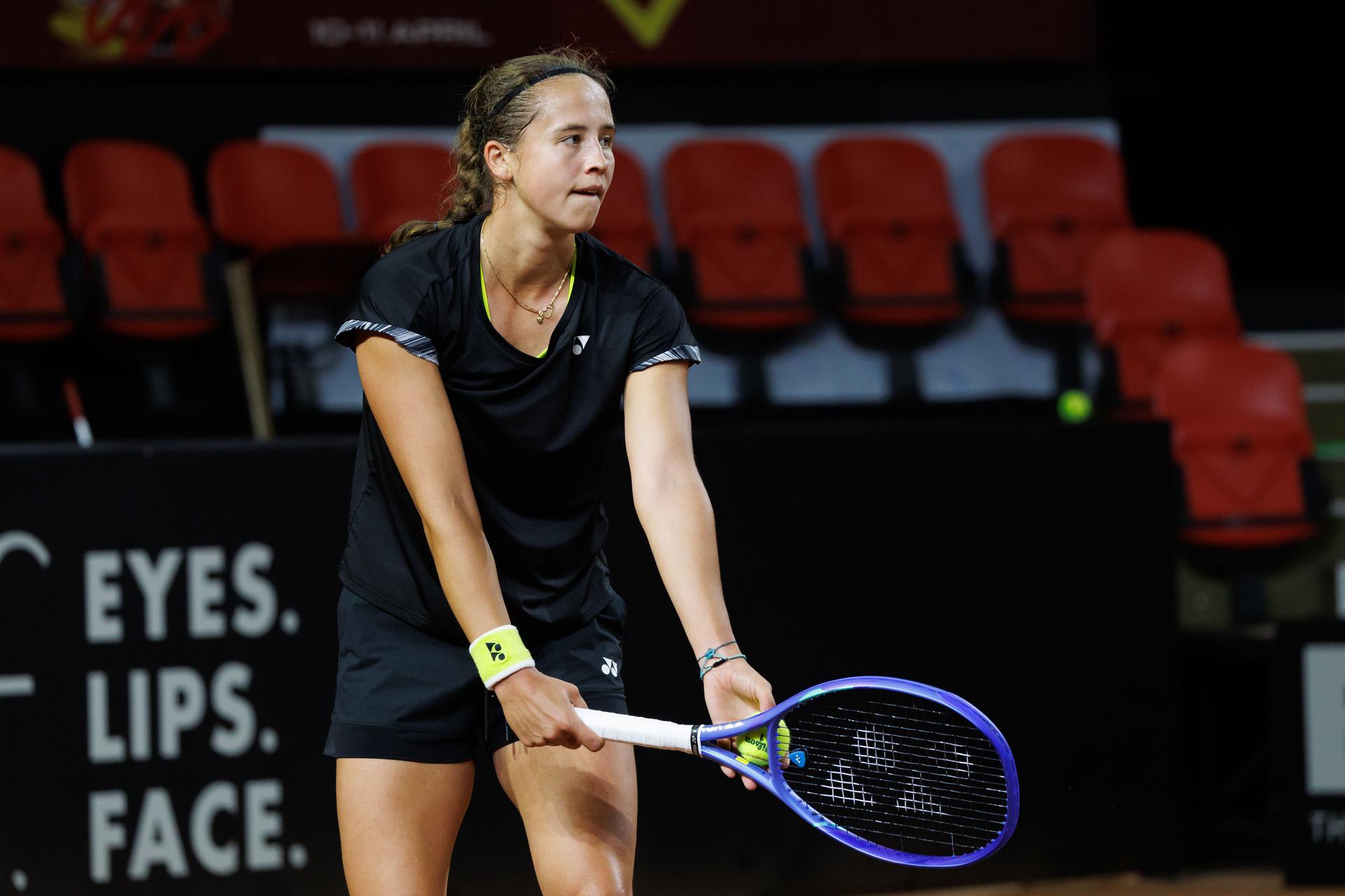 Belgian Hanne Vandewinkel pictured in action during a training session of Belgian team ahead of the meeting between Belgium and USA, in the qualifiers of the Billie Jean King Cup tennis, in Oostende, Belgium, on Tuesday 07 April 2026. The game will be played on 10 and 11th April. PHOTO KURT DESPLENTER