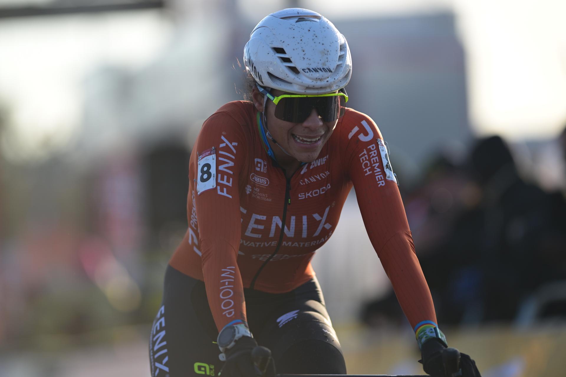 Dutch Ceylin Del Carmen Alvarado celebrates as she wins the women's elite race at the World Cup cyclocross cycling event in Zonhoven on Sunday 04 January 2026, stage 9 (out of 12) of the UCI World Cup competition. BELGA PHOTO DAVID PINTENS