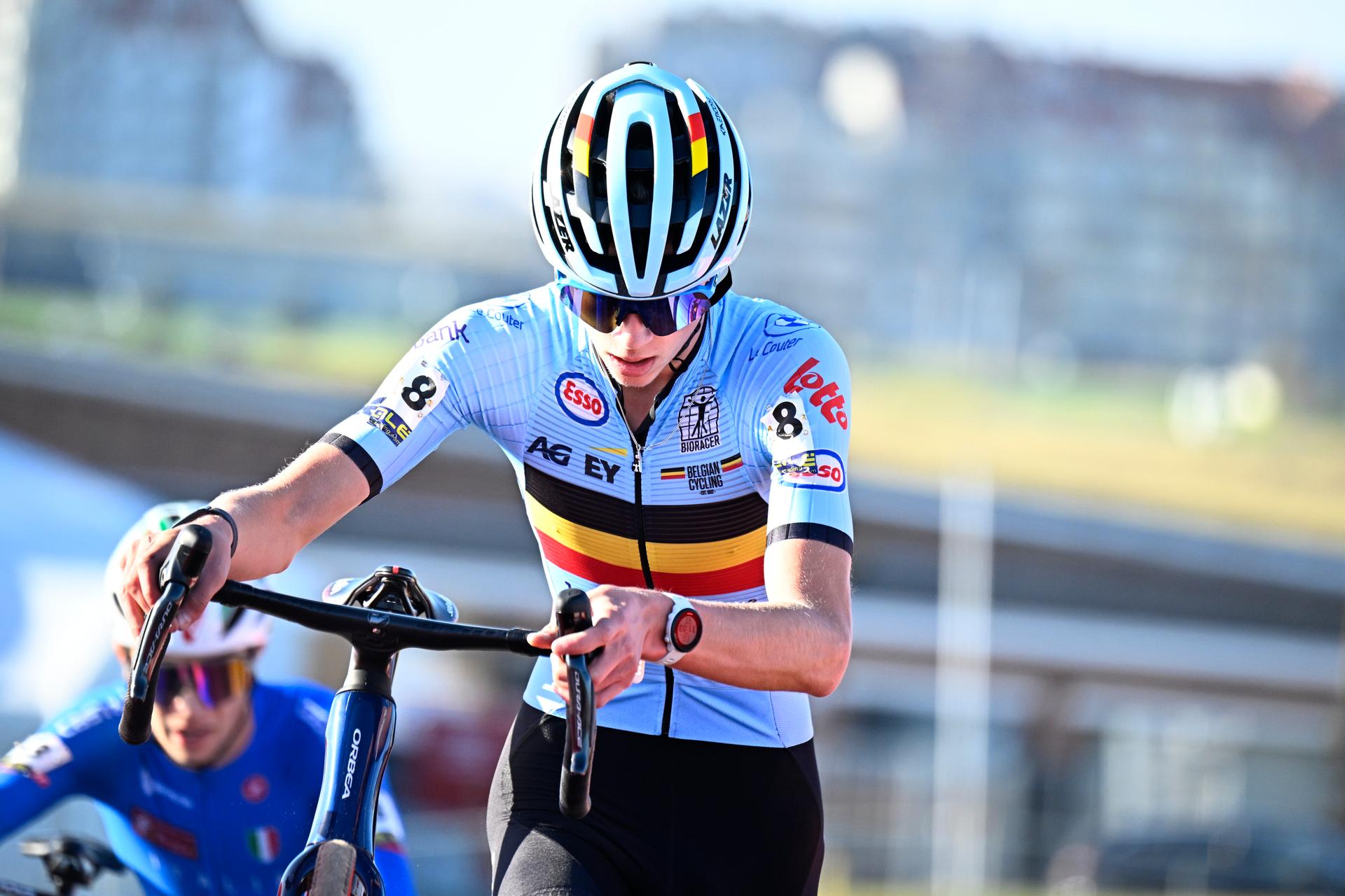 Belgian Giel Lejeune pictured in action during the junior men race at the UEC Cyclocross European Championships, Sunday 09 November 2025, in Middelkerke. BELGA PHOTO JASPER JACOBS