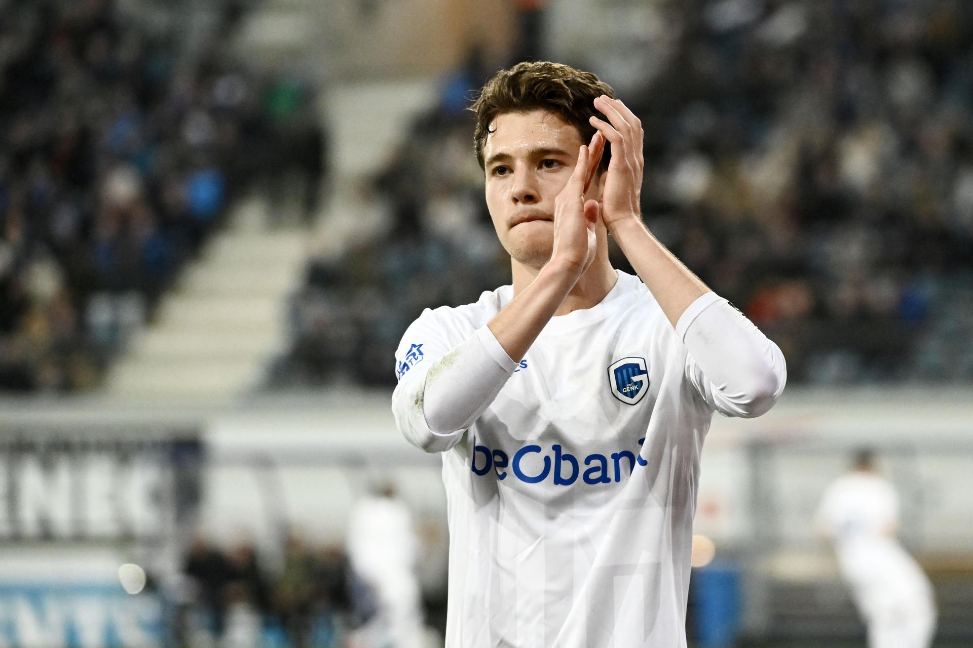 Genk's Konstantinos Kos Karetsa is substituted during a soccer match between KAA Gent and KRC Genk, Sunday 09 November 2025 in Gent, on day 14 of the 2025-2026 'Jupiler Pro League' first division of the Belgian championship. BELGA PHOTO MAARTEN STRAETEMANS