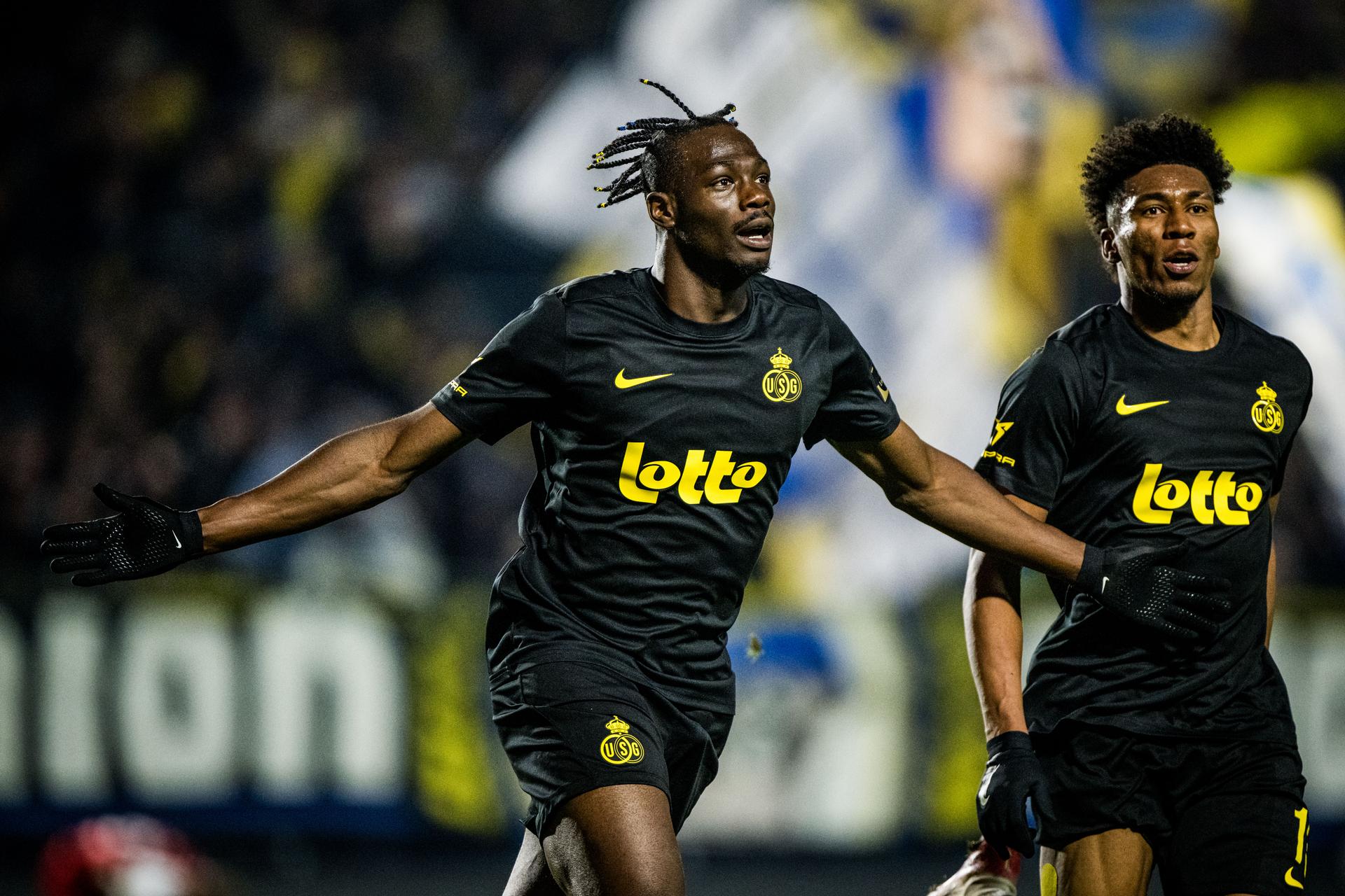 Union's Promise David and Union's Kevin Rodriguez celebrate after scoring during a soccer game between Royale Union Saint-Gilloise and SV Zulte Waregem, in the 1/8 final of the Croky Cup Belgian cup, Wednesday 03 December 2025 in Brussels. BELGA PHOTO JASPER JACOBS