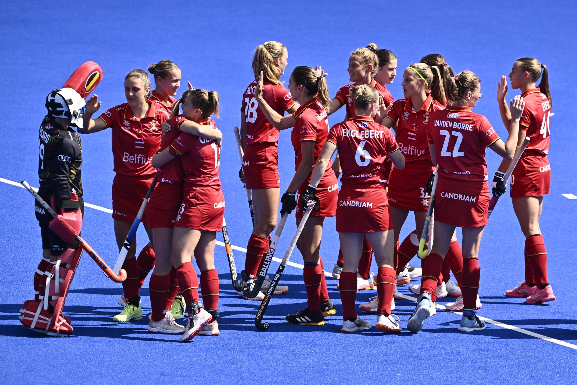 Belgium's Red Panthers talking to eachother before the start of a hockey game between Belgian national team Red Panthers and Spain, match 1/3 in the pool stage of the 2025 women's European championships, Sunday 10 August 2025 in Monchengladbach, Germany.  BELGA PHOTO ERIC LALMAND