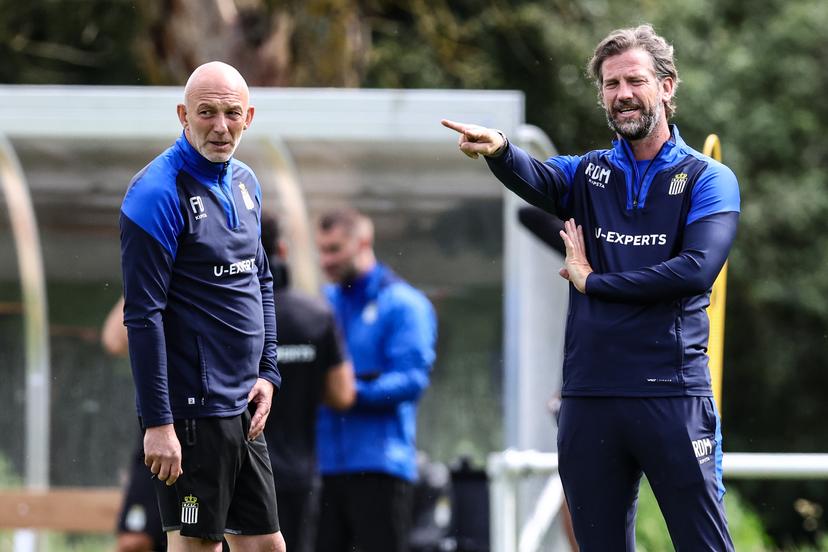 Charleroi's assistant coach Frank Defays and Charleroi's head coach Rik De Mil pictured during a training session of Belgian soccer team Sporting Charleroi, Monday 23 June 2025 in Charleroi, in preparation of the upcoming 2025-2026 Belgian first division soccer season. BELGA PHOTO BRUNO FAHY