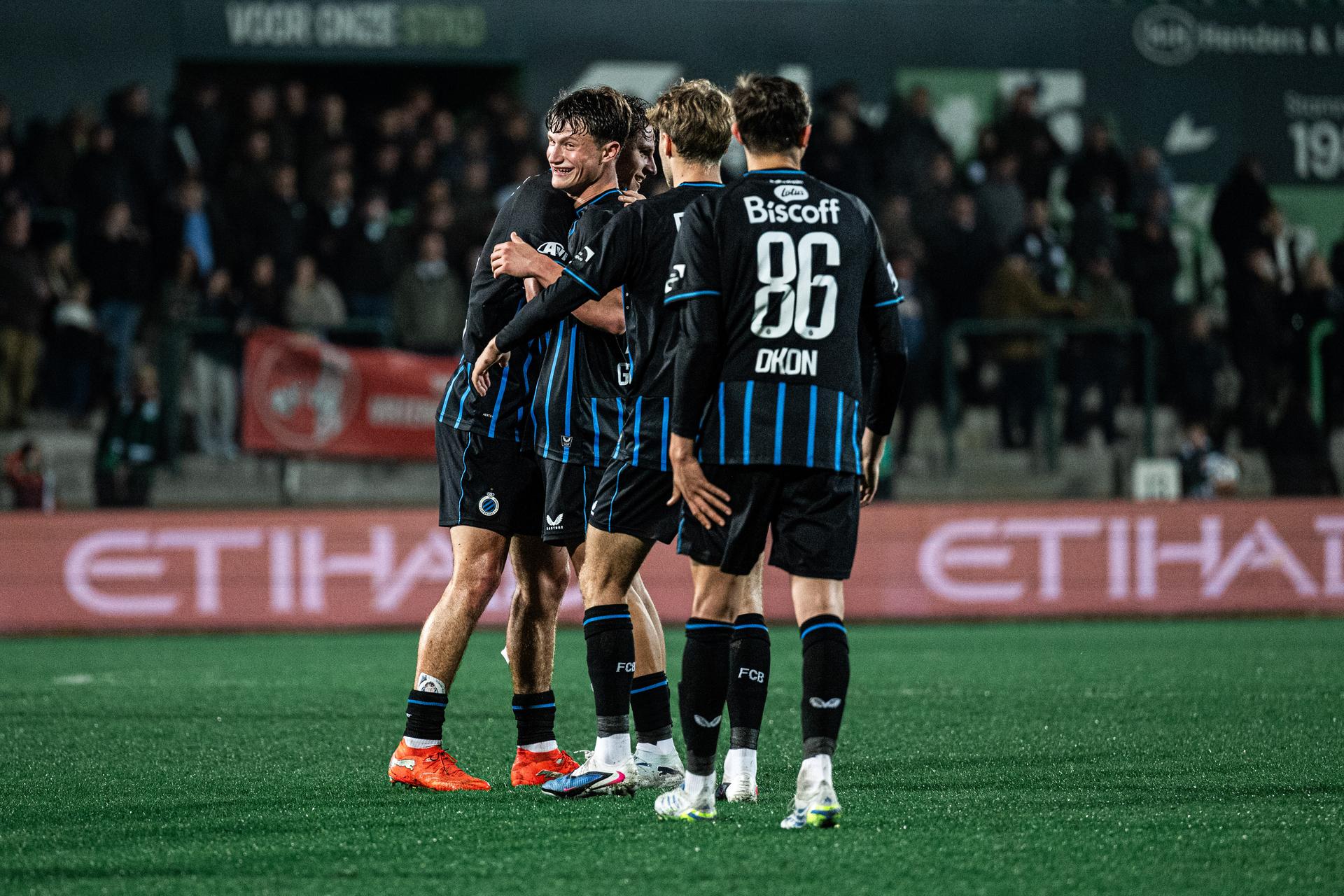 Club's Laurens Goemaere and Club's players celebrate after winning a soccer game between Lommel SK and Club NXT, Saturday 11 April 2026 in Lommel, on day 33 (out of 34) of the 2025-2026 'Challenger Pro League' 1B second division of the Belgian championship. BELGA PHOTO EMILE WINDAL