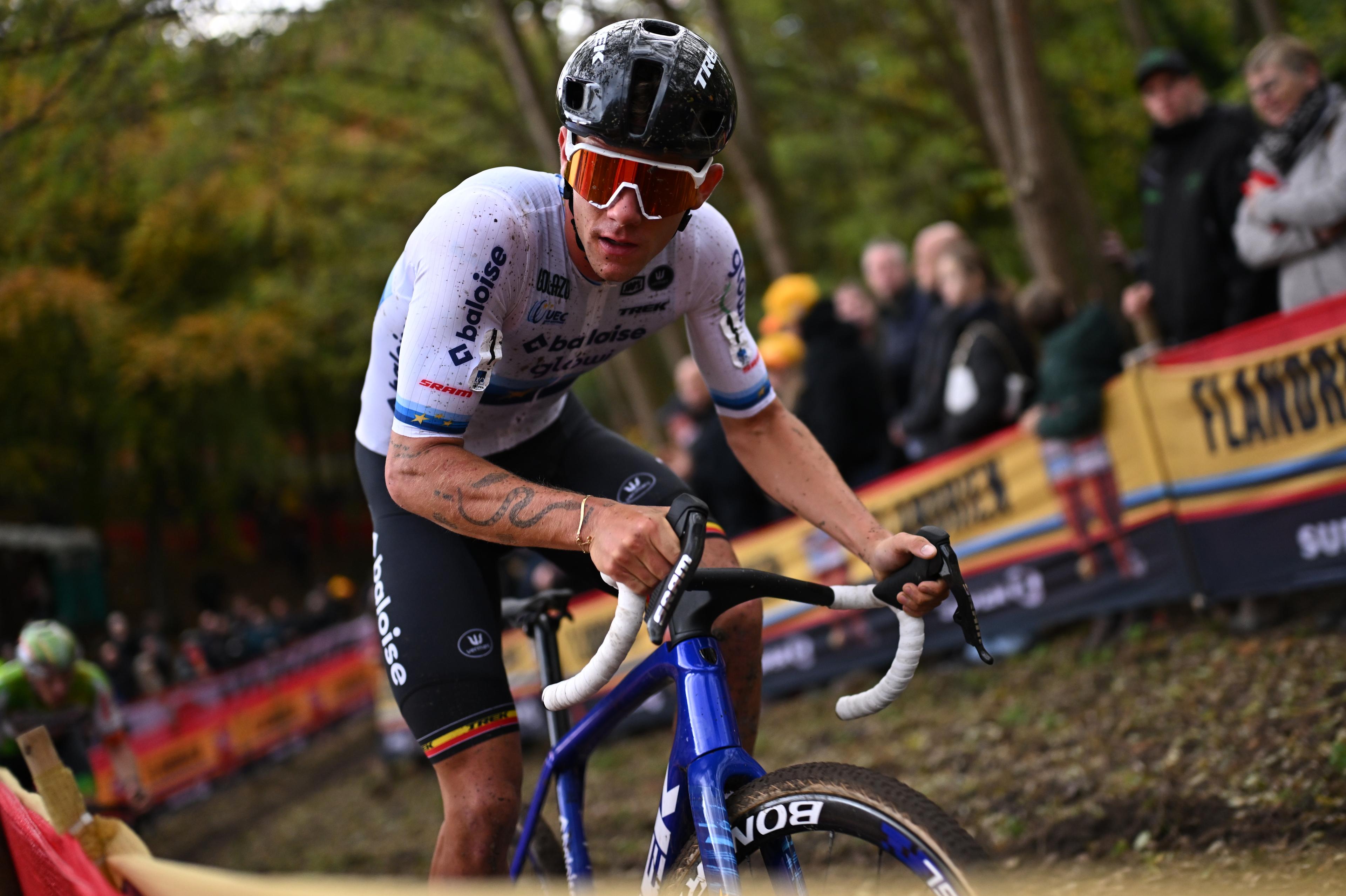 Belgian Thibau Nys pictured in action during the elite men race of the "Rapencross" cyclocross in Lokeren, the second race (out of 8) of the X2O Badkamers Trophy,  Sunday 02 November 2025. BELGA PHOTO DAVID PINTENS
