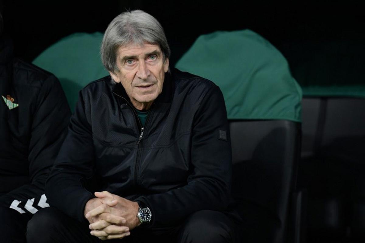 Real Betis' Chilean coach Manuel Pellegrini looks on before the UEFA Europa League first round football match between Real Betis and FC Utrecht at Benito Villamarin Stadium in Seville on November 27, 2025.  CRISTINA QUICLER / AFP