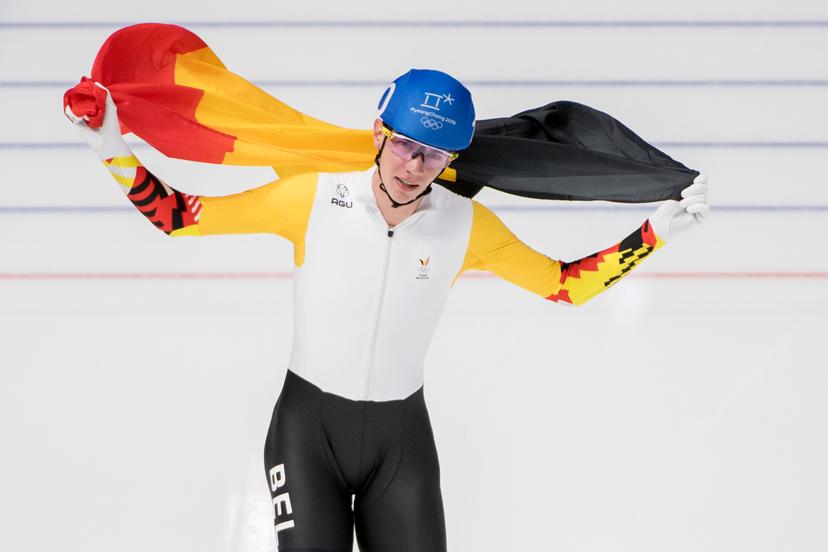 Belgian speed skater Bart Swings celebrates with the Belgian flag after winning the silver medal at the finals of the men's mass start speed skating event at the XXIII Olympic Winter Games, Saturday 24 February 2018, in Pyeongchang, South Korea. The Winter Olympics are taking place from 9 February to 25 February in Pyeongchang County, South Korea. BELGA PHOTO DIRK WAEM