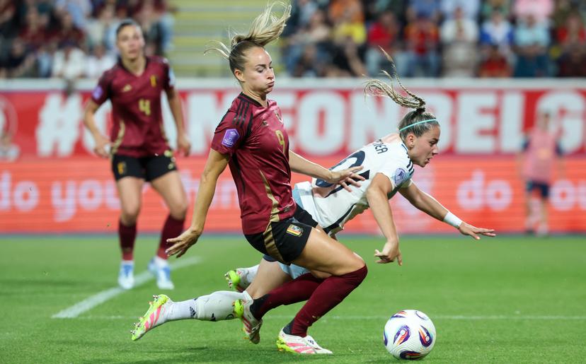 Belgium's Tessa Wullaert and Spain's Athenea del Castillo fight for the ball during a soccer game between the national teams of Belgium (Red Flames) and Spain, on the fifth matchday in group A3 of the 2024-25 Women's Nations League competition, on Friday 30 May 2025 in Heverlee, Leuven. BELGA PHOTO VIRGINIE LEFOUR