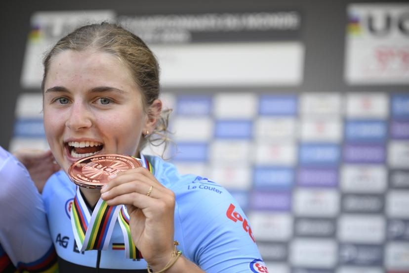 Belgian Fleur Moors pictured after winning the bronze medal at the Women's U23 race (134km) at the cycling World Championship, in Montreal, Canada, Thursday 24 September 2026. The UCI road world championships are taking place from 20 to 27 September, in Montreal, Canada. BELGA PHOTO JASPER JACOBS