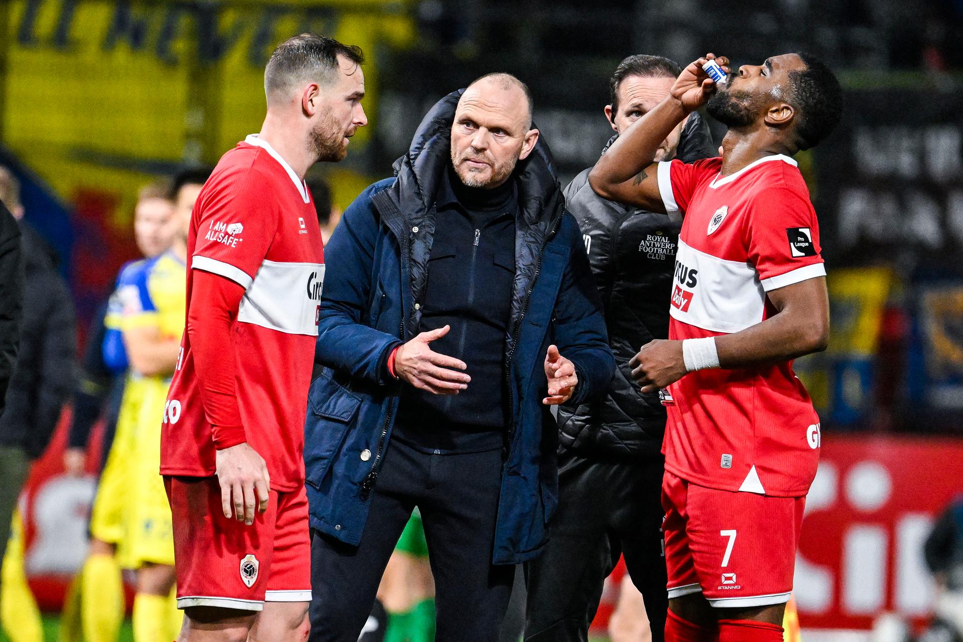 Antwerp's Vincent Janssen, Antwerp's new head coach Joseph Oosting and Antwerp's Gyrano Kerk pictured during a soccer game between Royal Antwerp FC and Sint-Truidense V.V., in the 1/8 final of the Croky Cup Belgian cup, Wednesday 03 December 2025 in Antwerp. BELGA PHOTO TOM GOYVAERTS