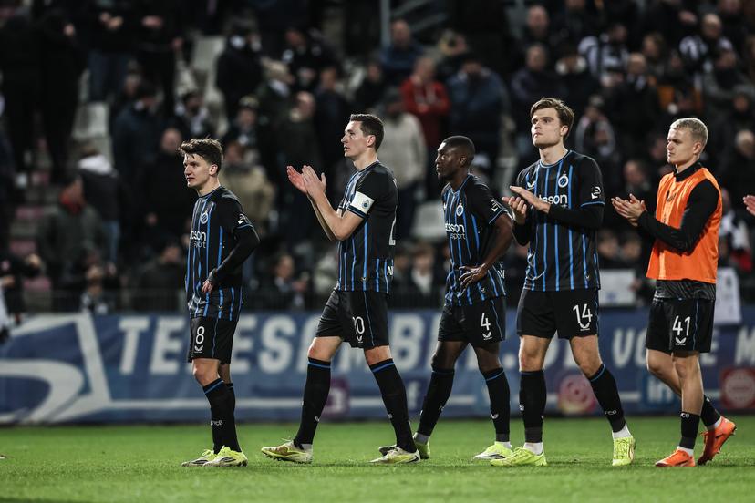 Club's players look dejected after a soccer game between Sporting Charleroi vs Club Brugge, in the 1/4 final of the Croky Cup Belgian cup, Tuesday 13 January 2026 in Charleroi. BELGA PHOTO BRUNO FAHY
