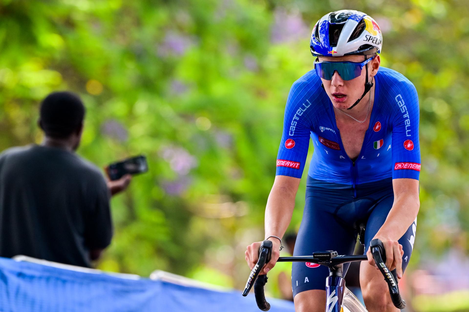 Italian Lorenzo Finn pictured in action during the u23 men road race (164,6 km) at the cycling road World Championships in Kigali, Rwanda, Friday 26 September 2025. The 2025 UCI Road World Championships take place from 21 to 28 September in Kigali, Rwanda. BELGA PHOTO DIRK WAEM