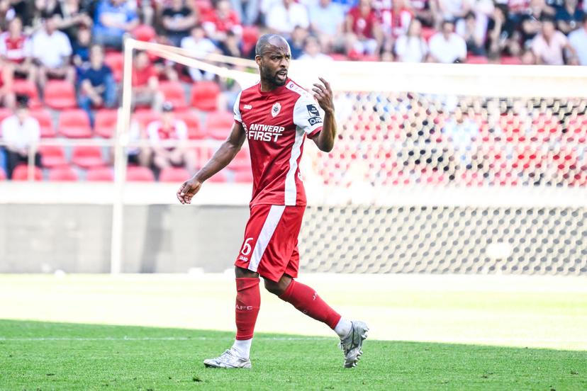 Antwerp's Denis Odoi leaves the field after receiving a red card during a soccer match between Royal Antwerp FC and RSC Anderlecht, Thursday 01 May 2025 in Antwerp, on day 7 (out of 10) of the Champions' Play-offs of the 2024-2025 'Jupiler Pro League' first division of the Belgian championship. BELGA PHOTO TOM GOYVAERTS