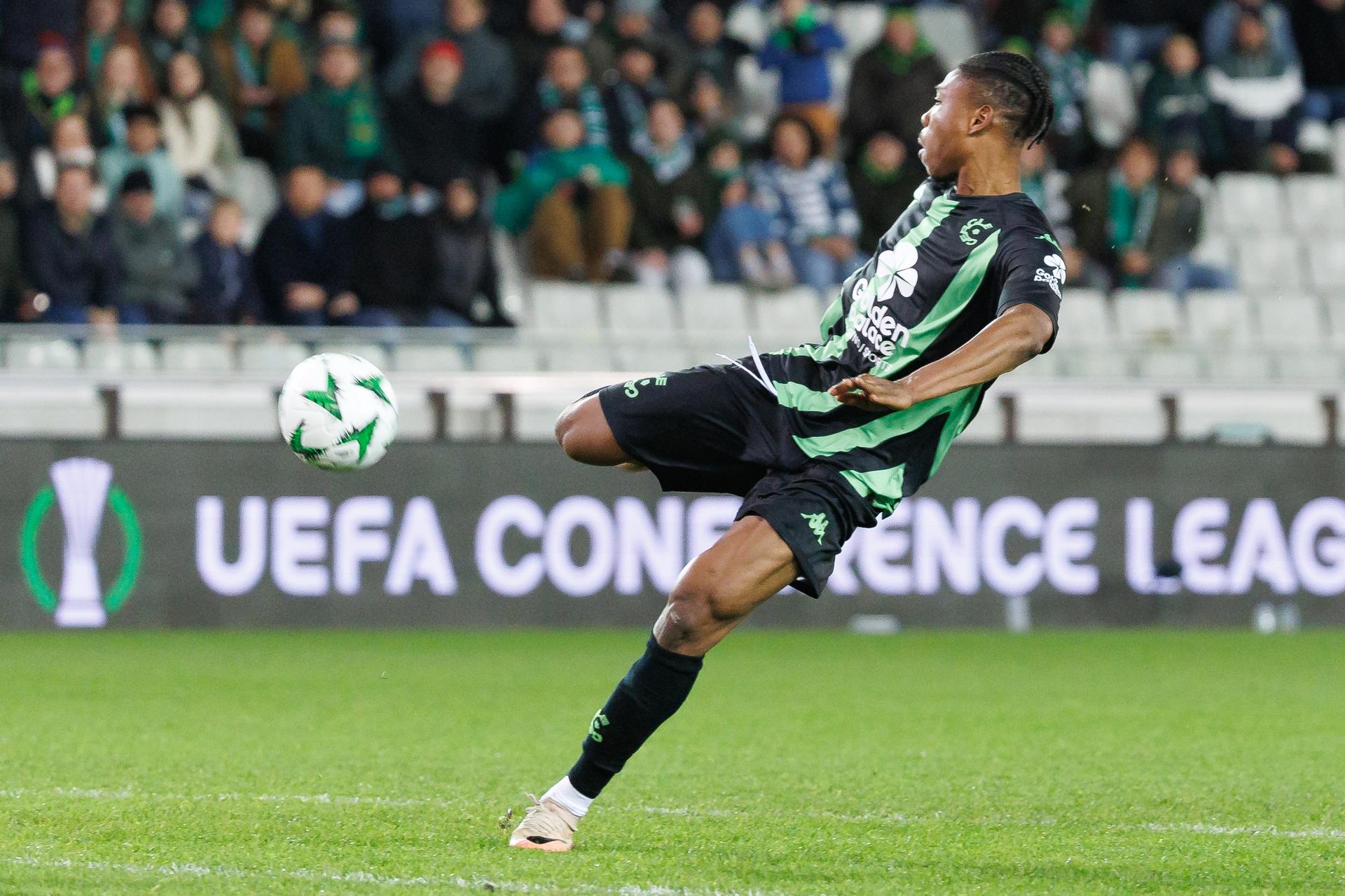 Cercle's Abu Francis pictured in action during a soccer game between Belgian Cercle Brugge KSV and Turkish Istanbul Basaksehir FK, Thursday 19 December 2024 in Brugge, on day 6/6 of the group stage of the UEFA Conference League tournament. BELGA PHOTO KURT DESPLENTER