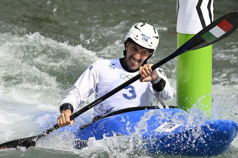 Italy's Giovanni De Gennaro competes in the men's kayak cross time trial canoe slalom competition at Vaires-sur-Marne Nautical Stadium in Vaires-sur-Marne during the Paris 2024 Olympic Games on August 2, 2024.  Olivier MORIN / AFP