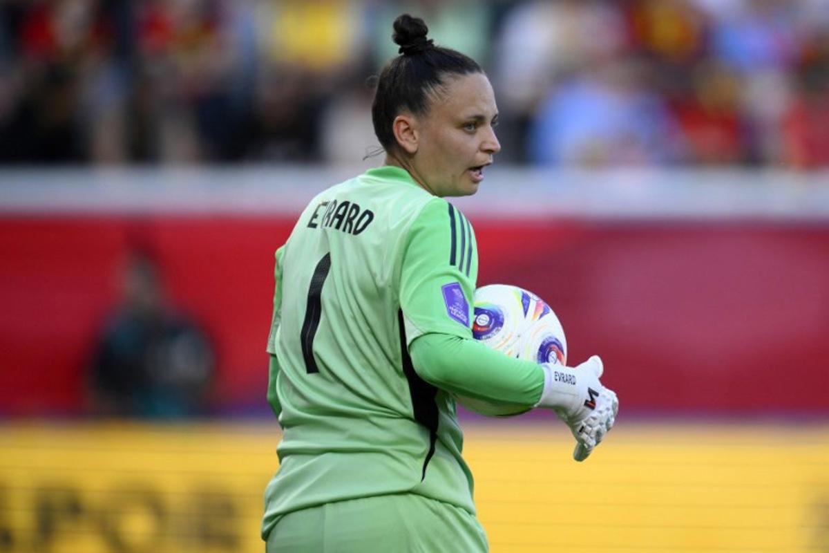 Belgium's goalkeeper #01 Nicky Evrard holds the ball during the UEFA Women's Nations League group A3 football match between Belgium and Spain at the King Power at Den Dreef Stadium, in Leuven on May 30, 2025. JOHN THYS / AFP