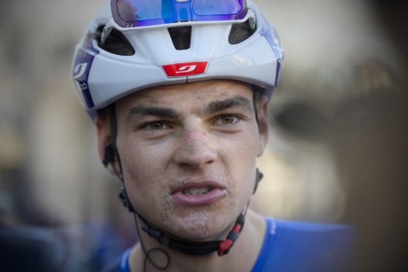 Groupama-FDJ team's French rider Thibaud Gruel delivers remarks to media after the 119th edition of the 211,6 km Paris-Tours one day cycling race, in Tours, central France on October 12, 2025.  GUILLAUME SOUVANT / AFP