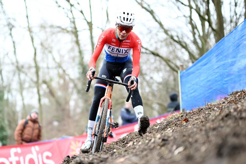 Dutch Ceylin Del Carmen Alvarado pictured in action during the women elite race of the 'Brussels Universities' cyclocross cycling event, stage 8/8 in the 'X20 Badkamers Trofee' competition, Sunday 15 February 2026 in Brussels, Belgium. BELGA PHOTO MAARTEN STRAETEMANS