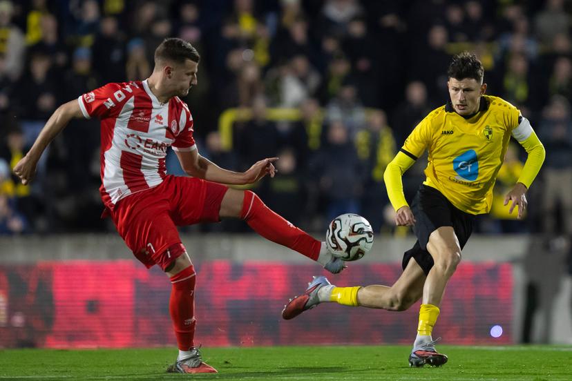 Kortrijk's Ilan Hurtevent and Lierse's Jenthe Mertens pictured during a soccer game between Lierse SK and KV Kortrijk, Tuesday 16 December 2025 in Lier, on day 18 of the 2025-2026 'Challenger Pro League' 1B second division of the Belgian championship. BELGA PHOTO KRISTOF VAN ACCOM