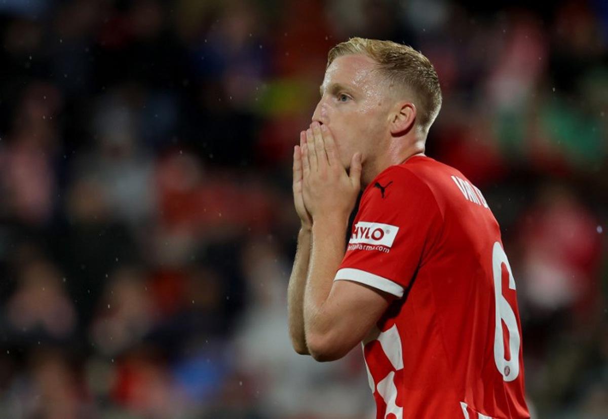 Girona's Dutch midfielder #06 Donny Van de Beek reacts during the UEFA Champions League, league phase day 2 football match between Girona FC and Feyenoord at the Montilivi stadium in Girona on October 2, 2024.  LLUIS GENE / AFP