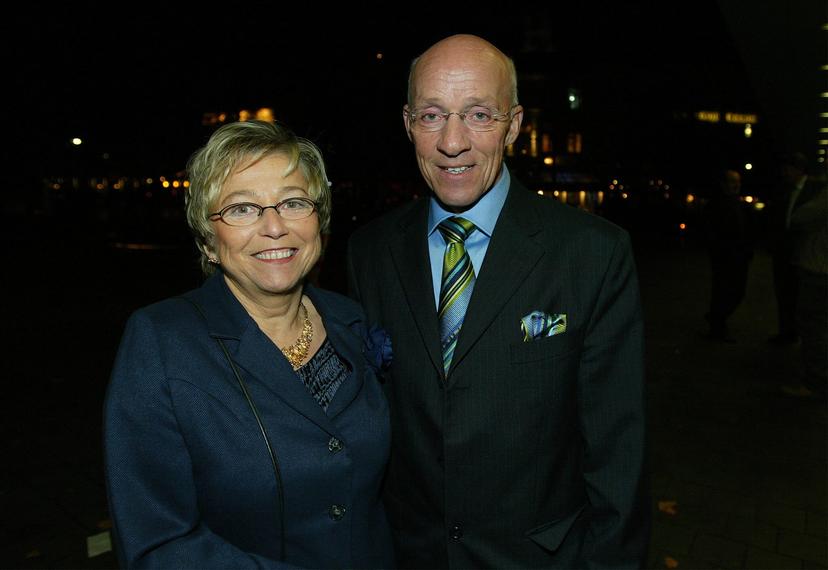 BRU290 - 20051112 - BRUGGE, BELGIUM: Eric Leman  arrives for the ' Gala of the Flandrien ', Saturday 12 November 2005 in Brugge. Tom Boonen won the Flandrien trophy 2005 for best cyclist of the year.  BELGA PHOTO MARC GOYVAERTS