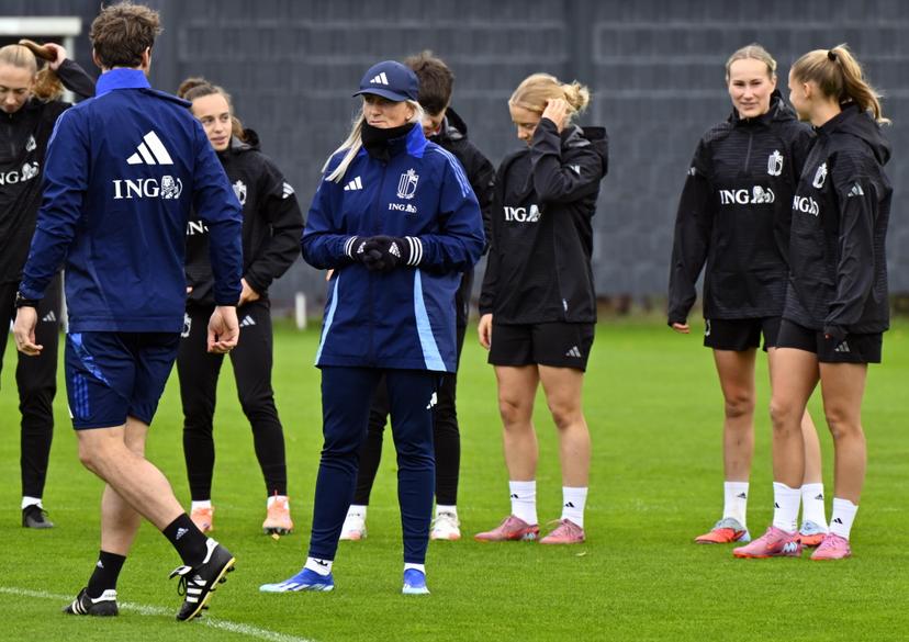 Belgium's head coach Elisabet Gunnarsdottir pictured during a training session of Belgium's national women's team the Red Flames ahead of Nations League soccer games against Ireland, the return leg in the Promotion/relegation play-off, on Monday 27 October 2025 in Tubize. Flames lost 4-2 the first leg. BELGA PHOTO ERIC LALMAND