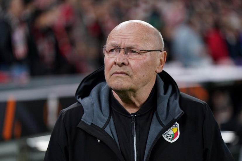 Viktoria Plzen's Czech coach Miroslav Koubek looks on prior the UEFA Europa League 1st round day 8 football match between Athletic Club Bilbao and Viktoria Plzen at the San Mames stadium in Bilbao on January 30, 2024.  CESAR MANSO / AFP