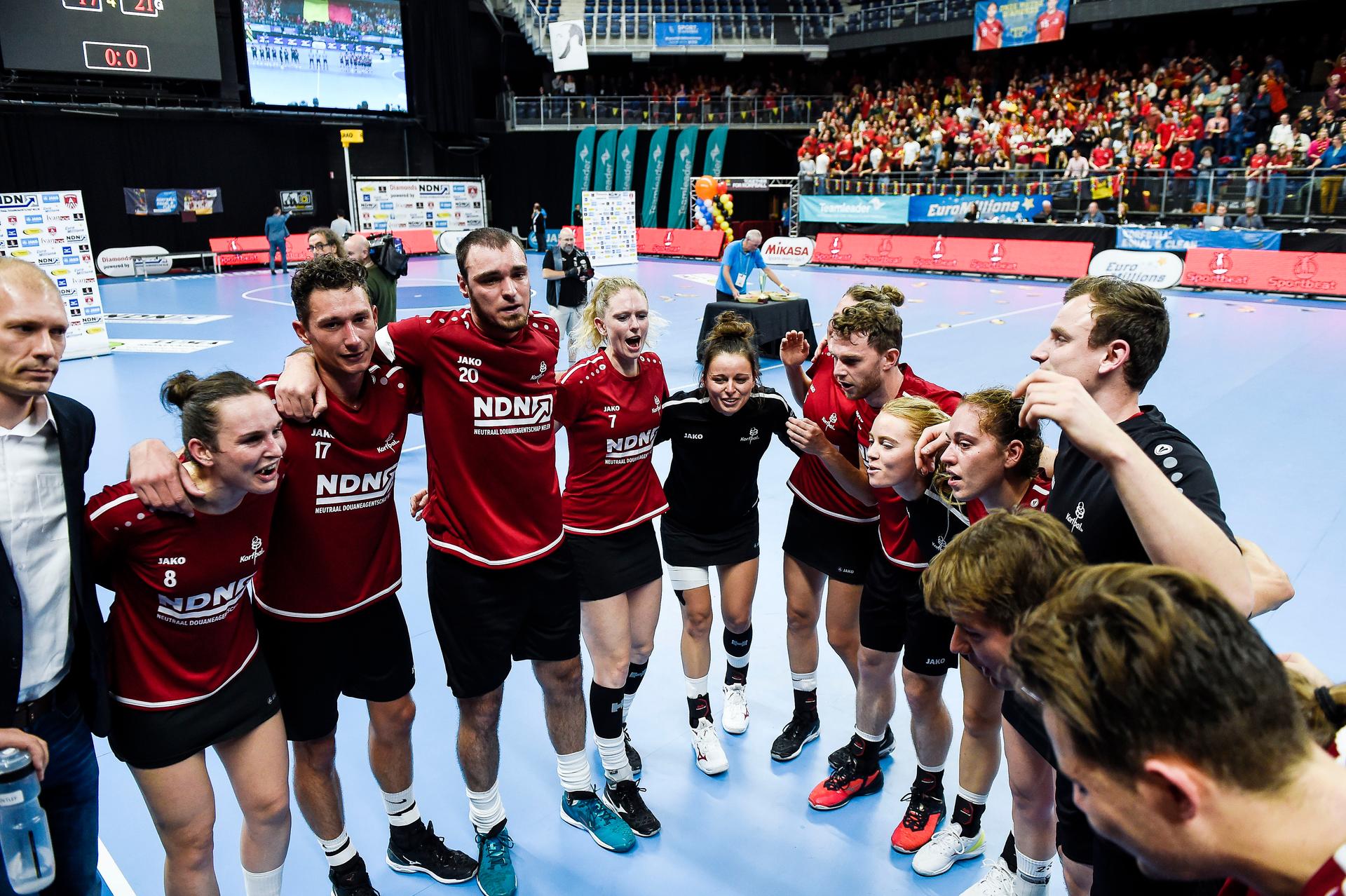 Belgian Jari Hardies and Belgian Julie Caluwe pictured after the final match between the Belgian Diamonds, the Belgium national Korfball team, and the Netherlands, Saturday 30 October 2021 in Antwerp, on the final day of the IKF European Korfball Championships in Antwerp. They take place from 25 to 30 October and the top 8 European korfball nations competed in the first big official international competition since the covid 19-pandemic. BELGA PHOTO TOM GOYVAERTS