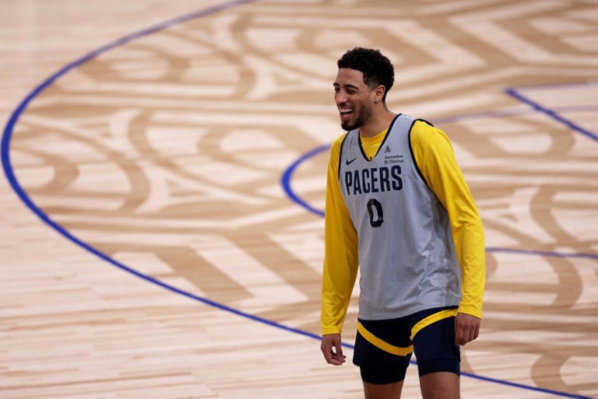 Indiana Pacers' US guard #0 Tyrese Haliburton takes part a training session at the Accor Arena - Palais Omnisports de Paris-Bercy - in Paris on January 22, 2025.  San Antonio Spurs will face the Indiana Pacers on January 23 and 25 at Bercy, two NBA games relocated to Paris.  FRANCK FIFE / AFP