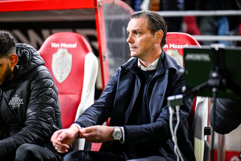 Antwerp's head coach Stef Wils pictured at the start of a soccer match between Royal Antwerp FC and Raal La Louviere, Saturday 08 November 2025 in Antwerp, on day 14 of the 2025-2026 'Jupiler Pro League' first division of the Belgian championship. BELGA PHOTO TOM GOYVAERTS