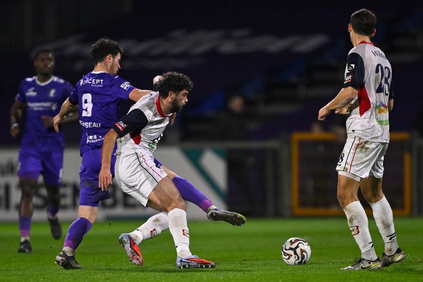 Patro Eisden's Leandro Rousseau and Liege's Abian Arslan fight for the ball during a soccer game between Patro Eisden Maasmechelen and RFC Liege, Tuesday 10 March 2026 in Maasmechelen, on day 29 of the 2025-2026 'Challenger Pro League' 1B second division of the Belgian championship. BELGA PHOTO JOHAN EYCKENS