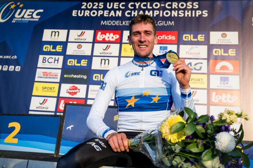 Belgian Toon Aerts celebrates on the podium after winning the elite men race at the UEC Cyclocross European Championships, Sunday 09 November 2025, in Middelkerke. BELGA PHOTO JASPER JACOBS