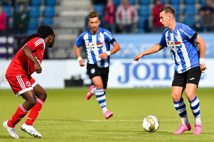 20150911 - EINDHOVEN, NETHERLANDS: Eindhoven's Jari Vandeputte and Eindhoven's Maxime Gunst pictured in action during the match between FC Eindhoven and Almere in the Dutch second division soccer competition in Eindhoven, Netherlands, Friday 11 September 2015. BELGA PHOTO LUC CLAESSEN