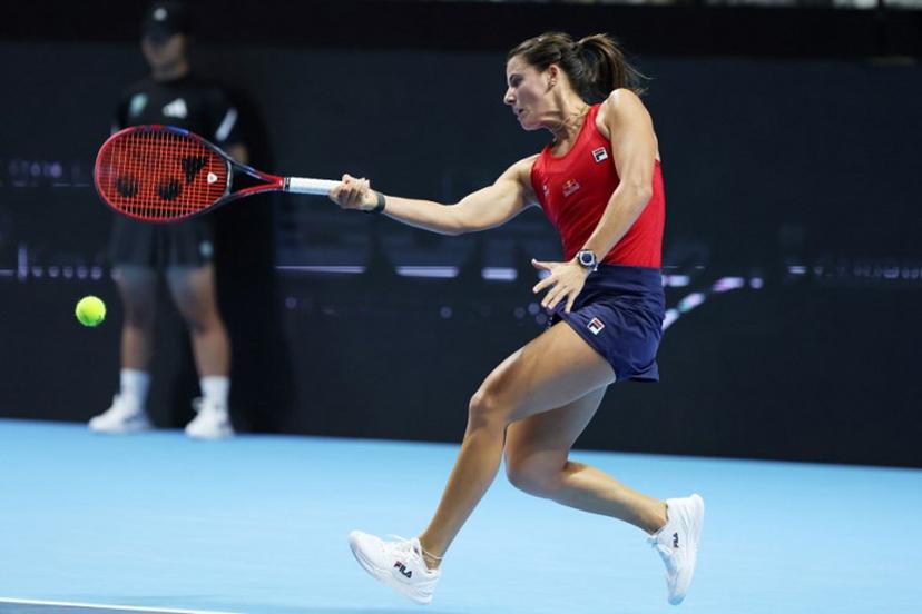 USA's Emma Navarro hits a return to Britain's Sonay Kartal during their women's singles semi-final match at the Billie Jean King Cup tennis tournament in Shenzhen, in China's southern Guangdong province on September 20, 2025.  AFP