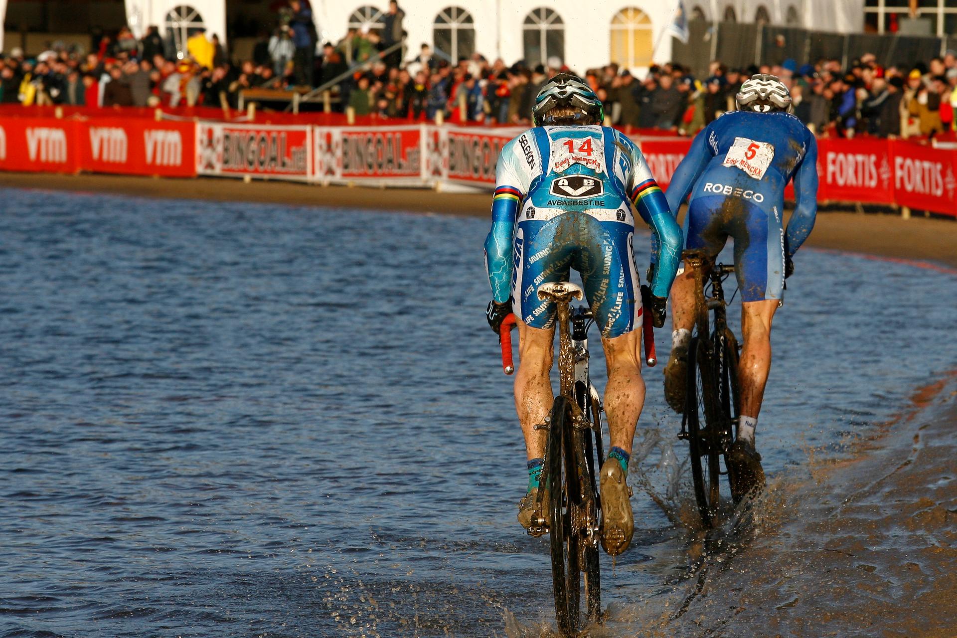 20080106 - HOFSTADE, BELGIUM: Sven Nys (R) and Bart Wellens (L) ride during the Belgian Cyclocross Championships in the category Elite Men, in Hofstade, on Sunday 6 January 2008. The Belgian Cyclocross Championships take place this weekend in Hofstade. BELGA PHOTO PETER DECONINCK/MICHEL KRAKOWSKI