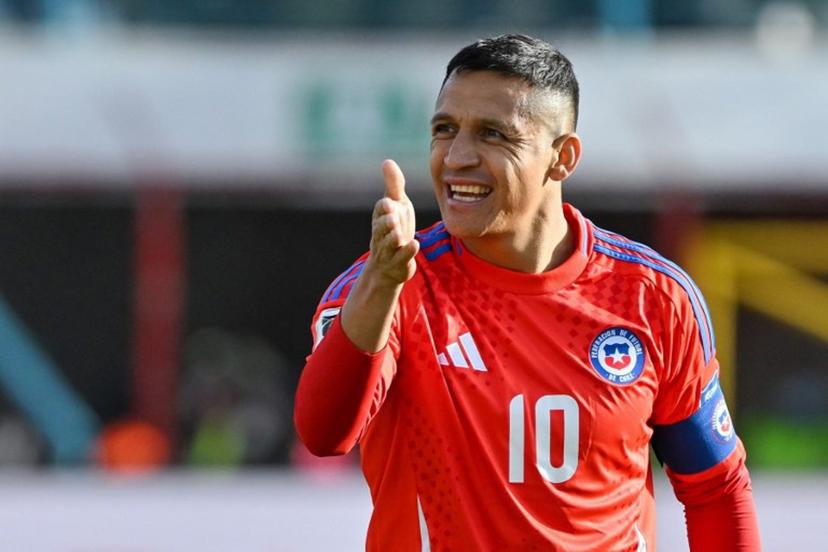 Chile's forward #10 Alexis Sanchez reacts during the 2026 FIFA World Cup South American qualifiers football match between Bolivia and Chile, at the Municipal El Alto stadium in El Alto, Bolivia on June 10, 2025.   AIZAR RALDES / AFP