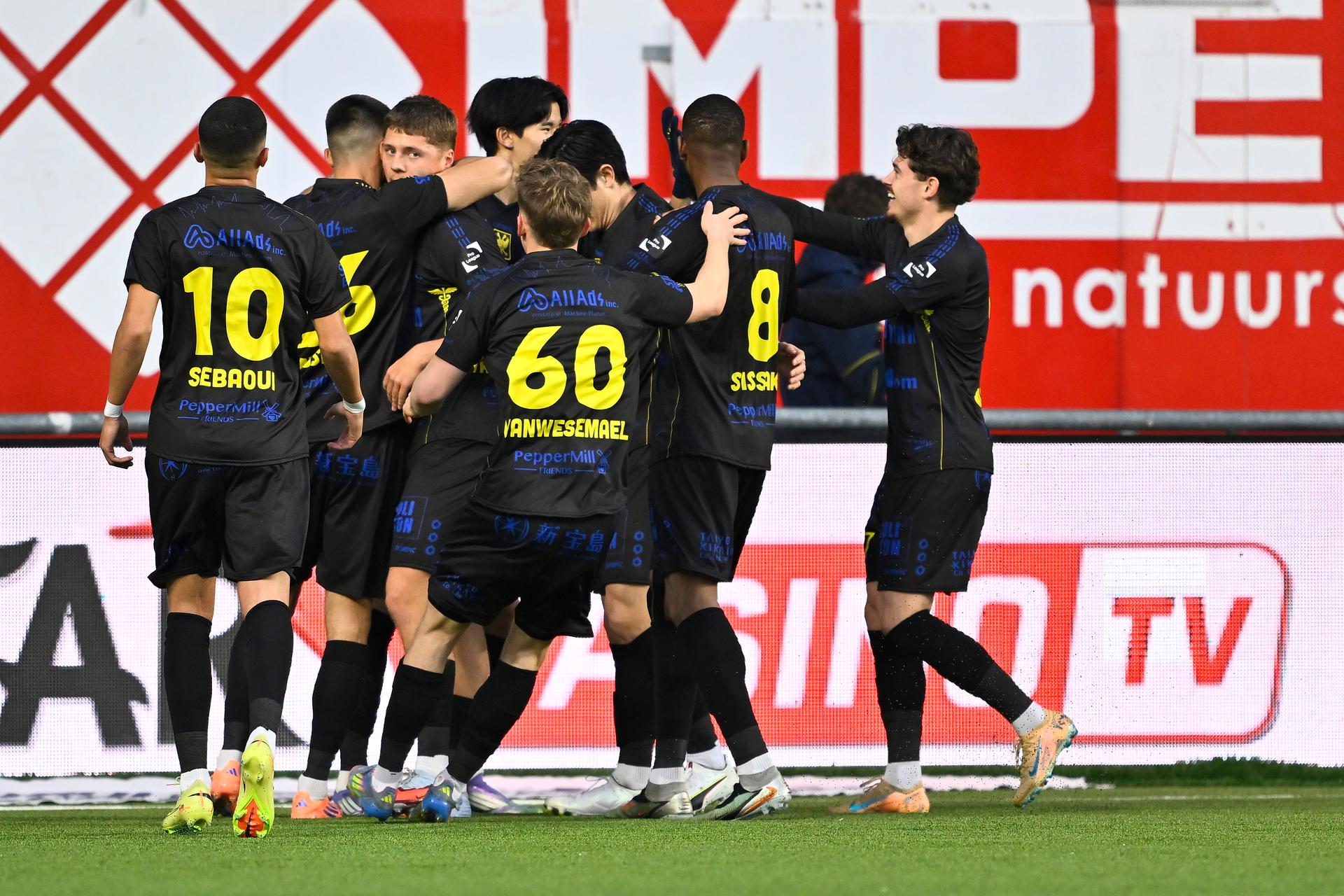 STVV's Rein Van Helden scores a goal during a soccer match between Sint-Truidense V.V. and KV Mechelen, Sunday 21 December 2025 in Sint-Truiden, on day 19 of the 2025-2026 'Jupiler Pro League' first division of the Belgian championship. BELGA PHOTO JOHAN EYCKENS