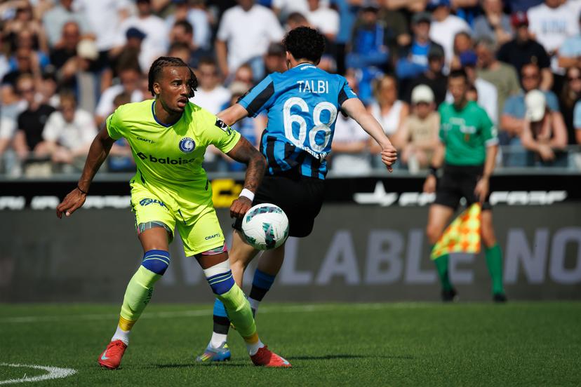 Gent's Archibald Archie Brown and Club's Chemsdine Talbi fight for the ball during a soccer match between Club Brugge and KAA Gent, Thursday 01 May 2025 in Brugge, on day 7 (out of 10) of the Champions' Play-offs of the 2024-2025 'Jupiler Pro League' first division of the Belgian championship. BELGA PHOTO KURT DESPLENTER