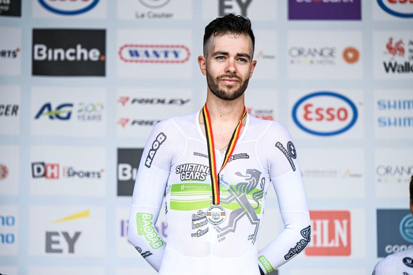 Belgian Elias Van Breussegem of Shifting Gears pictured on the podium after the men without contract individual time trial of the Belgian Championships cycling, 38,5km, in Binche, on Thursday 20 June 2024. BELGA PHOTO TOM GOYVAERTS