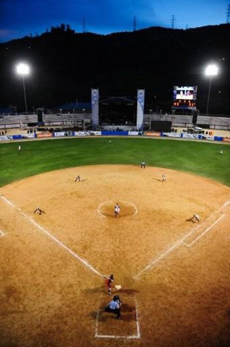 Overview of Independencia Stadium during the 12th Women's Softball World Championship game Japan vs USA, in Caracas on July 1, 2010.  The USA won 4-0.  AFP PHOTO/Miguel Gutierrez
