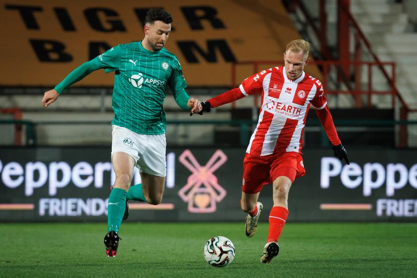 Lommel's Dries Wouters and Kortrijk's Jellert Van Landschoot fight for the ball during a soccer game between KV Kortrijk and Lommel SK, Saturday 22 November 2025 in Kortrijk, on day 14 of the 2025-2026 'Challenger Pro League' 1B second division of the Belgian championship. BELGA PHOTO KURT DESPLENTER